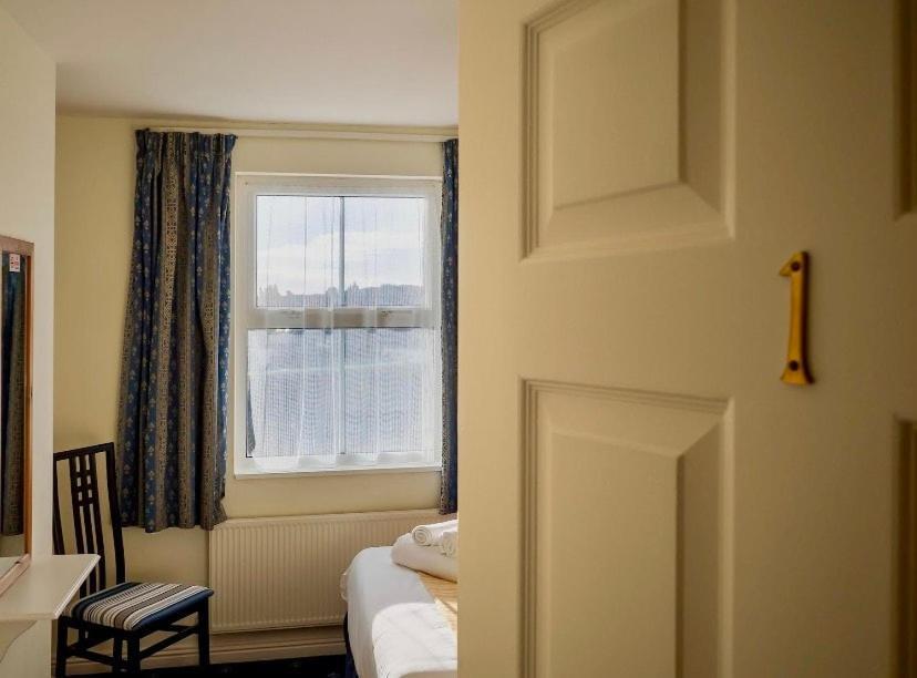 White Heather House Clifden Town Square Екстериор снимка