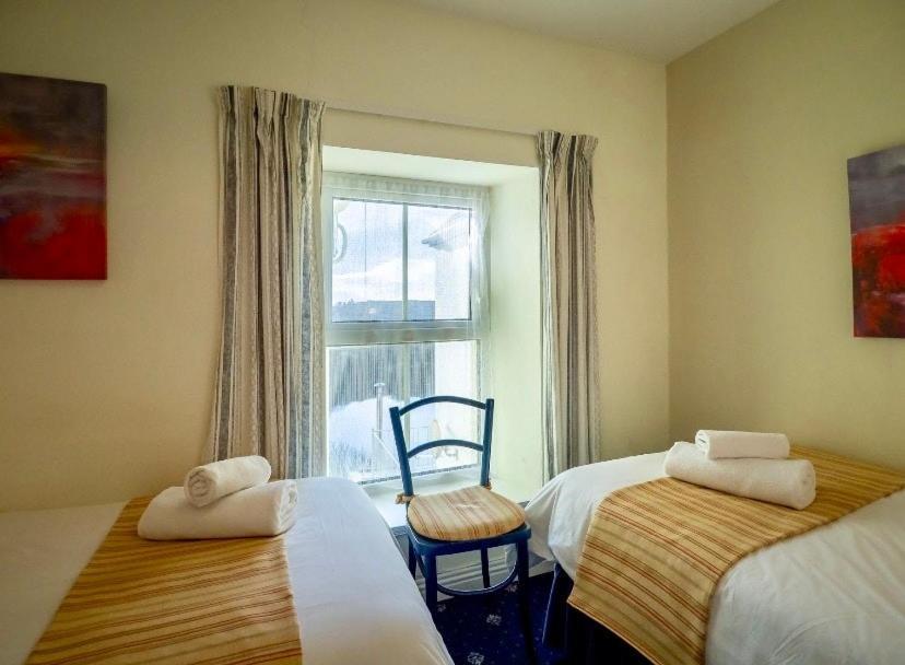 White Heather House Clifden Town Square Екстериор снимка