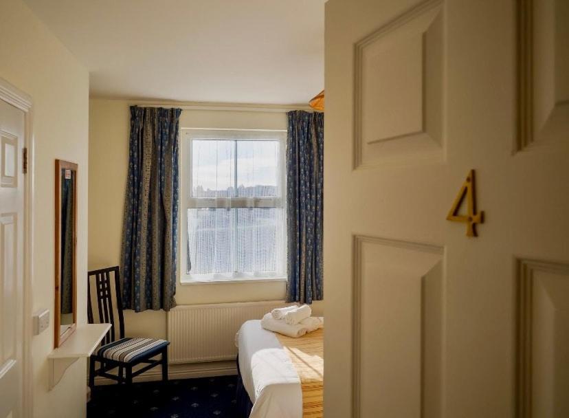 White Heather House Clifden Town Square Екстериор снимка