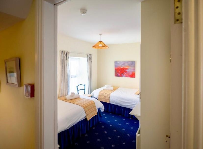 White Heather House Clifden Town Square Екстериор снимка