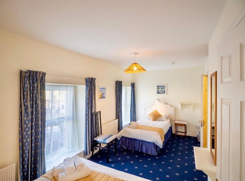 White Heather House Clifden Town Square Екстериор снимка