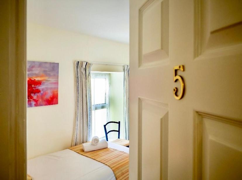 White Heather House Clifden Town Square Екстериор снимка