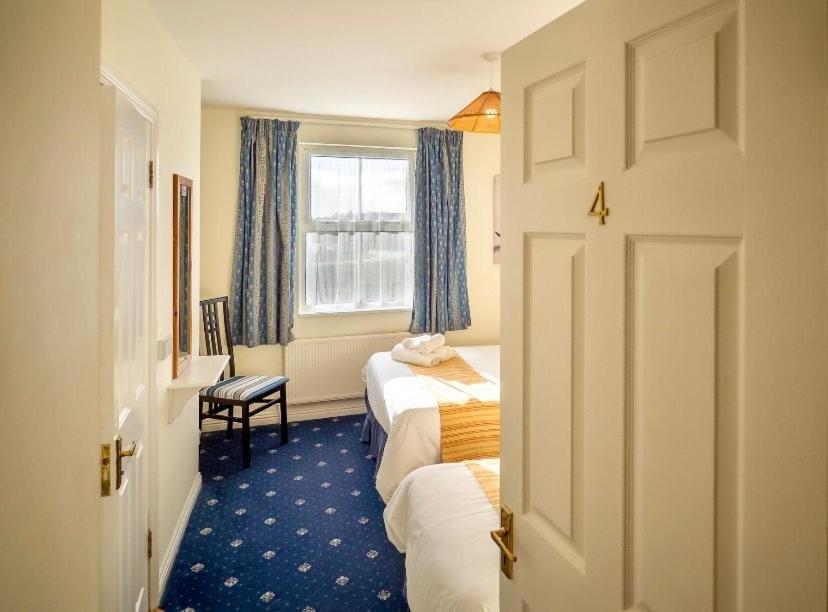 White Heather House Clifden Town Square Екстериор снимка