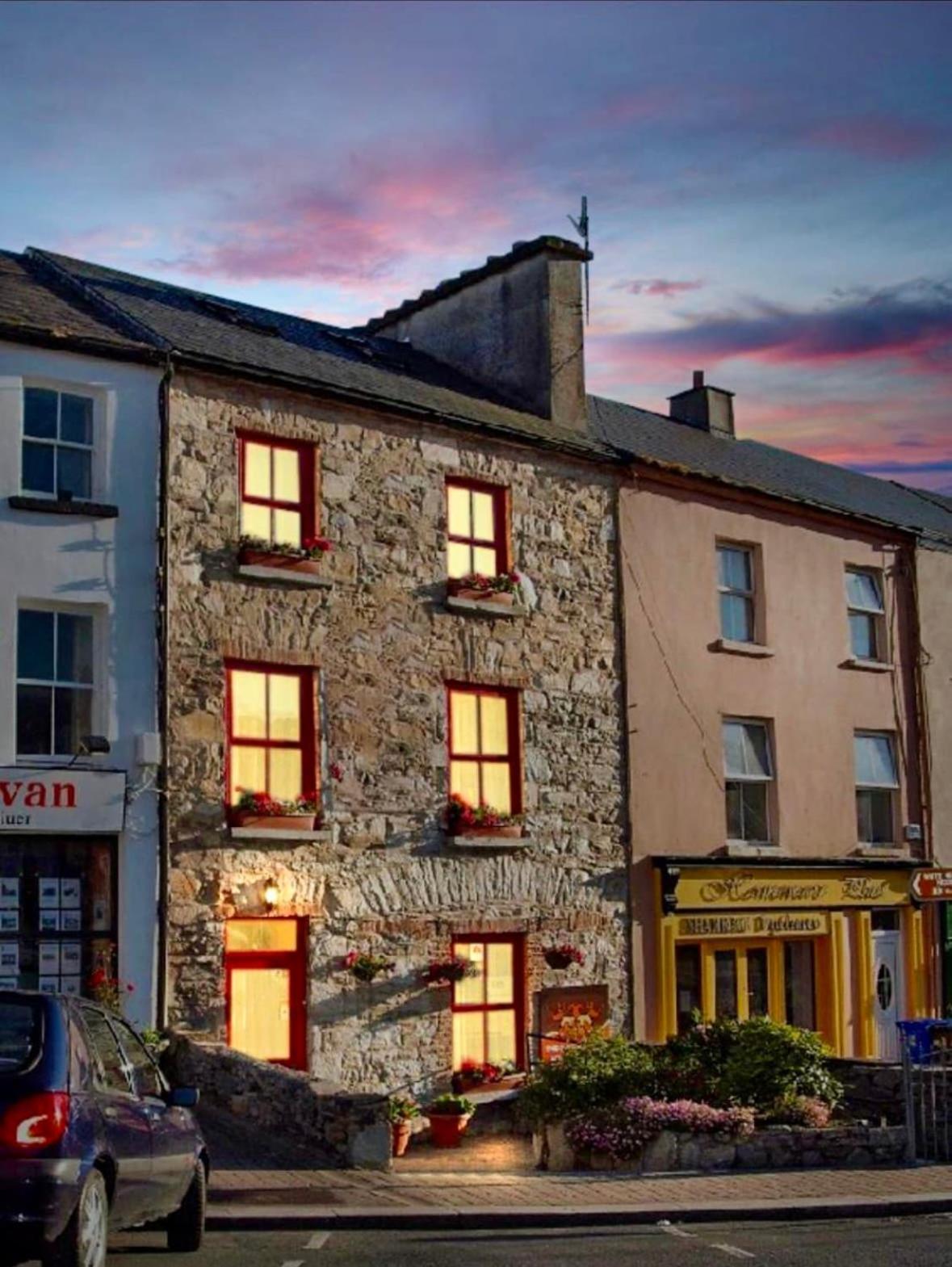 White Heather House Clifden Town Square Екстериор снимка